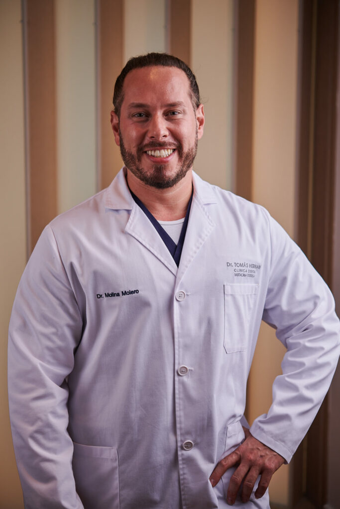 equipo de odontólogos en carabanchel Dr. Molina